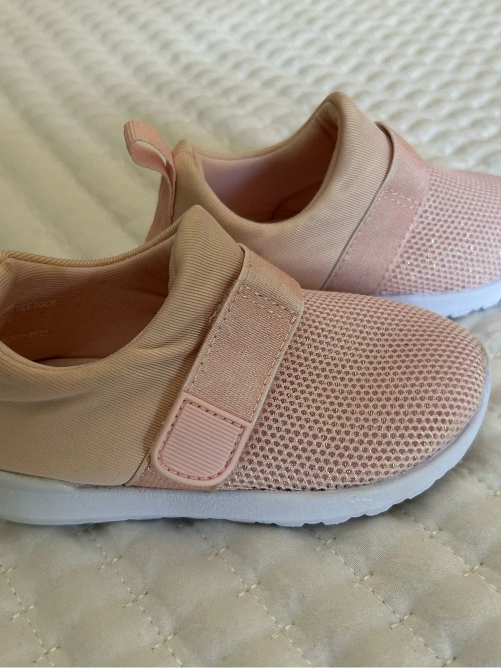 Cat & Jack Pink Slip-On Mesh Swim/Water Shoes Toddler Size 6